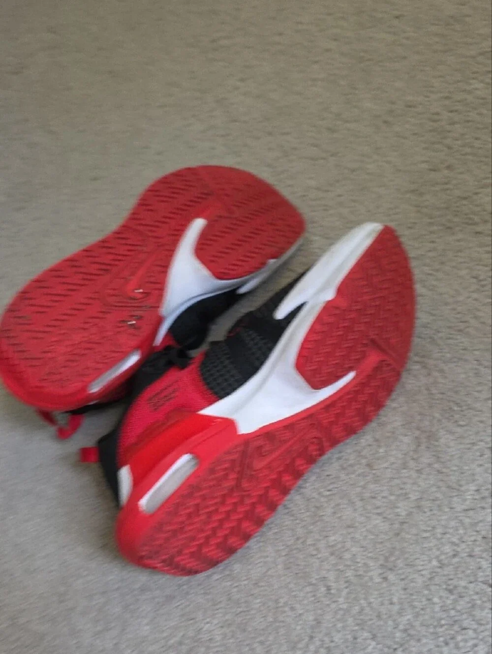 Nike LeBron Witness 7 Kids' Sneakers Size 6
